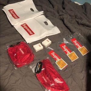 Supreme Accessory Set